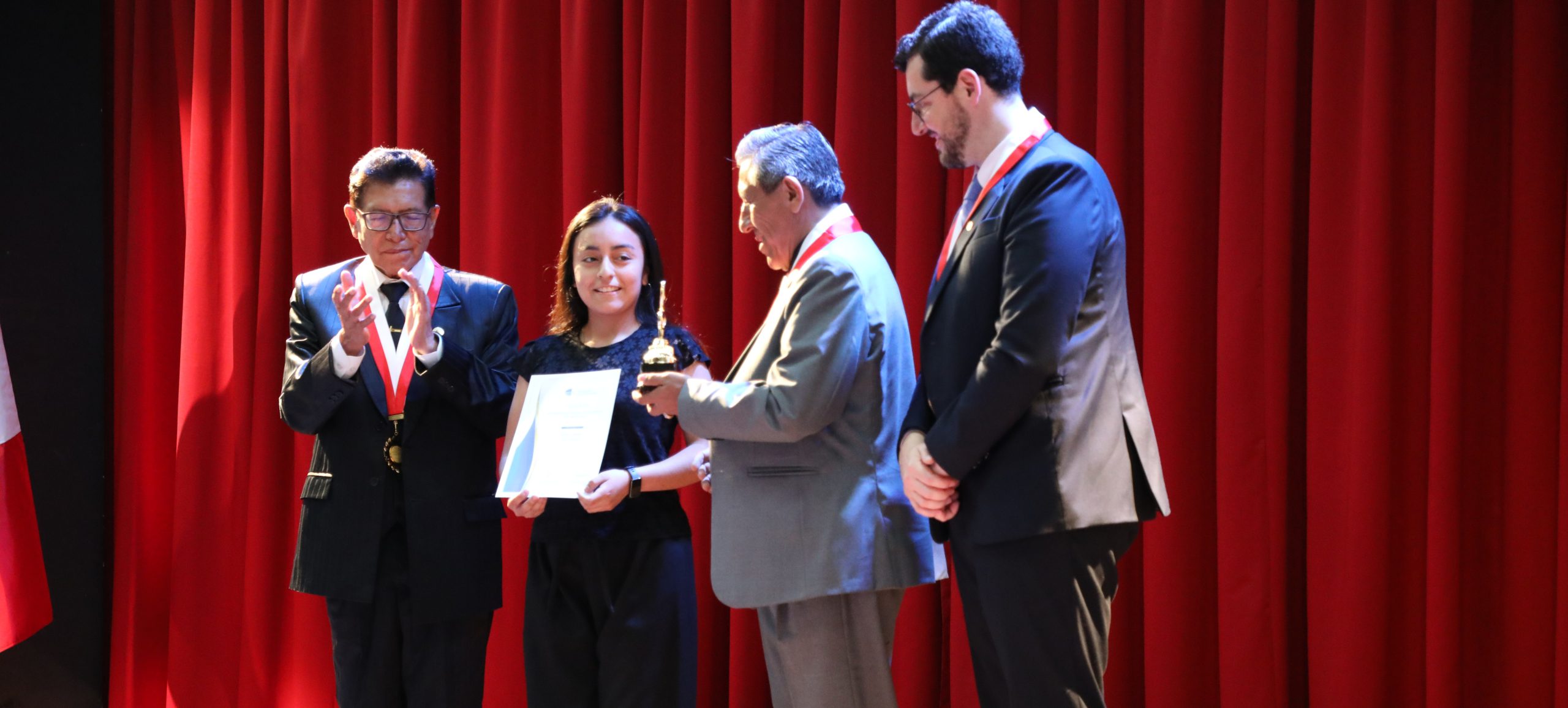 UNM realizó su Ceremonia de Clausura del Año Académico 2025