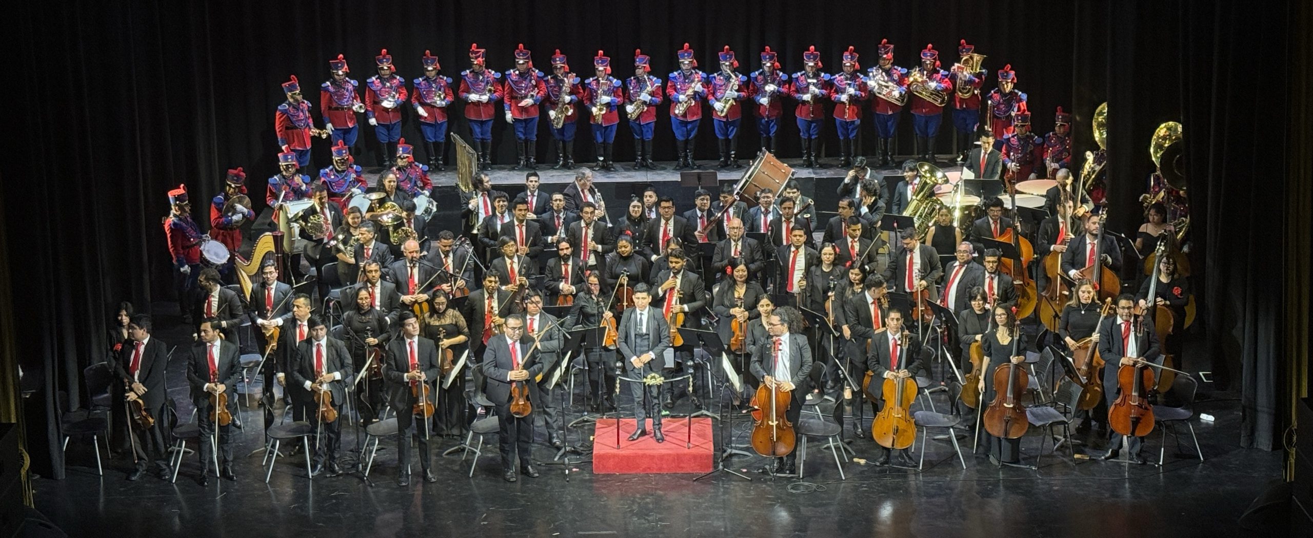 Licenciado en Composición dirige con éxito a orquestas sinfónicas de nuestro país